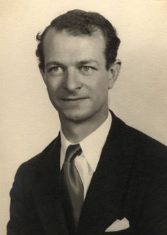 Portrait of Linus Pauling